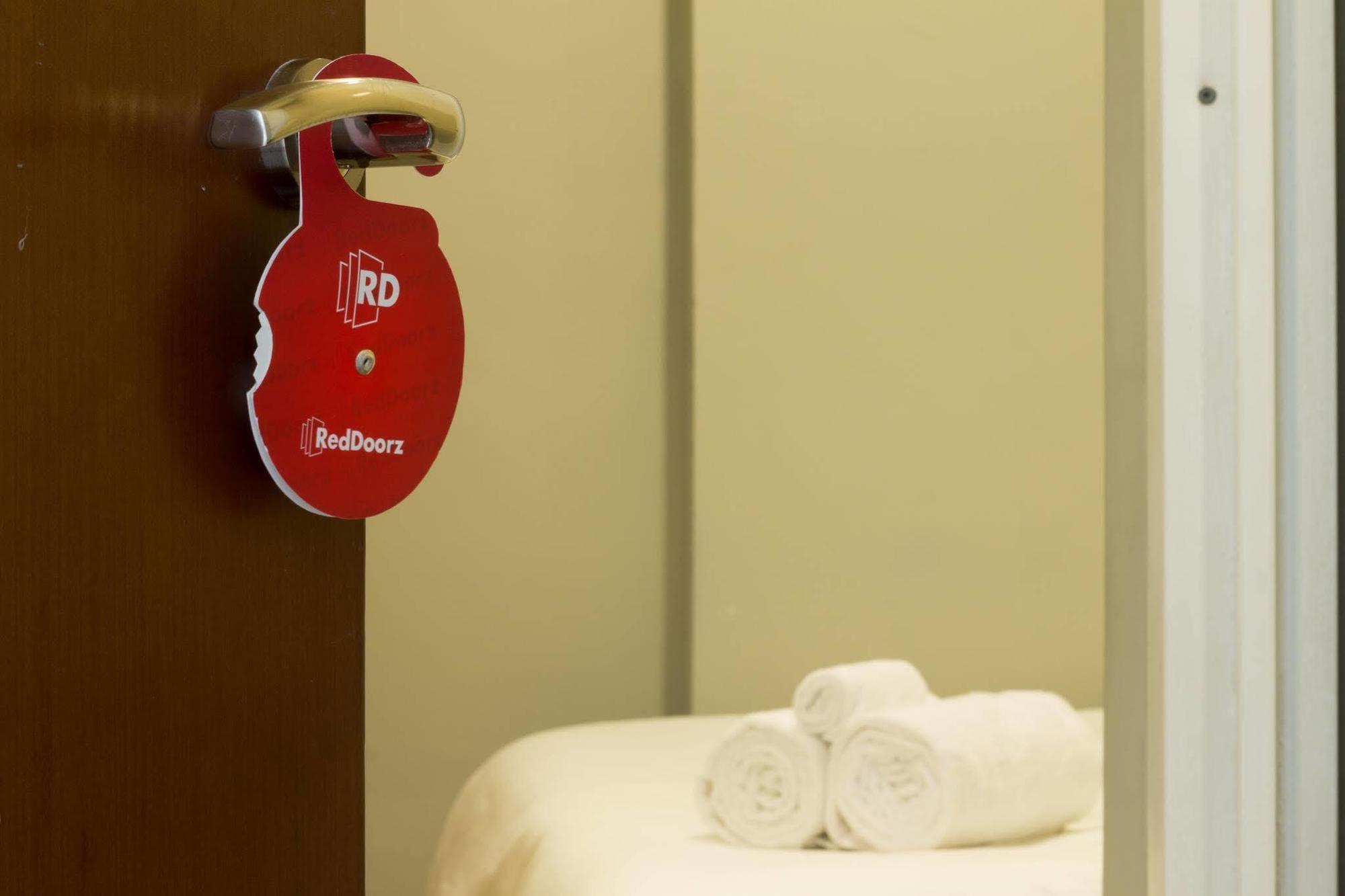 Redliving Apartemen The Suites Metro - Mary Tower E Μπαντούνγκ Εξωτερικό φωτογραφία